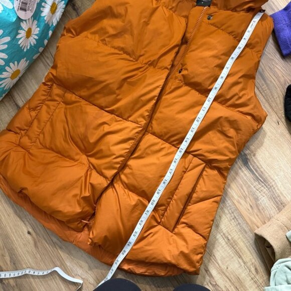 Athleta Downtown Puffer Vest in Foliage Orange - Picture 7 of 13